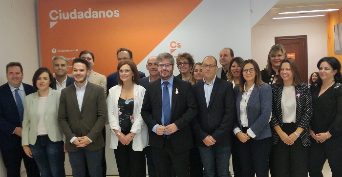 Fran Hervías junto a los candidatos al Congreso y Senado.jpg