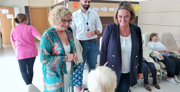 La alcaldesa anuncia la puesta en marcha de programas para mejorar el bienestar de las personas de edad.jpg