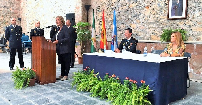 La alcaldesa felicita a la Policía Nacional    en el día de su patrón y reclama más agentes para la Comisaría de Motril.jpg