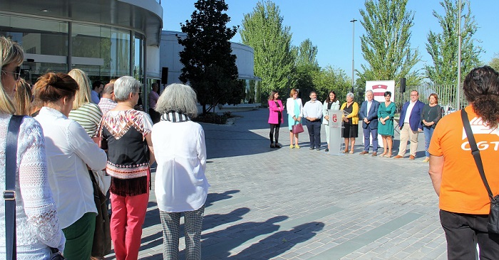 Manifiesto por la 'España Vaciada' a las puertas de la Diputación.jpg