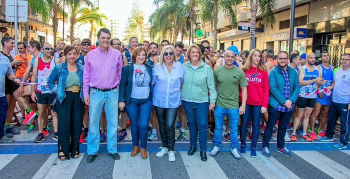 Motril convierte su Media Maratón en una multitudinaria y participativa fiesta del deporte.jpg