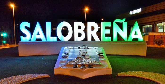 Salobreña renueva la imagen de entrada al municipio por completo con una actuación integral en toda la zona.jpg