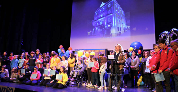 Alumnos de los centros educativos de Almuñécar celebraron el 30 aniversario de los Derechos de la Infancia