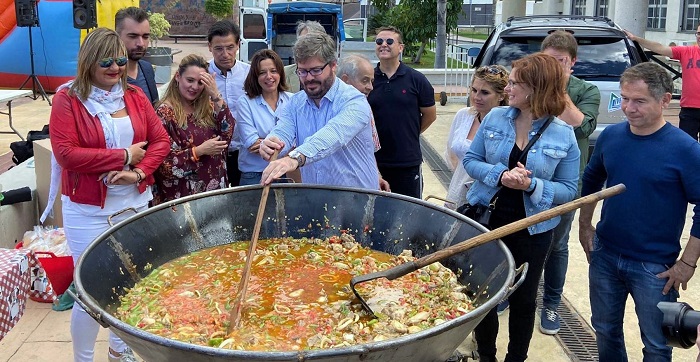 Fran Hervías, candidato de Cs al Congreso por Granada, visita Motril donde habla de familia y natalidad.jpg