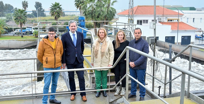 La alcaldesa destaca la labor que realiza la EDAR Motril-Salobreña en  la depuración de aguas residuales.jpg