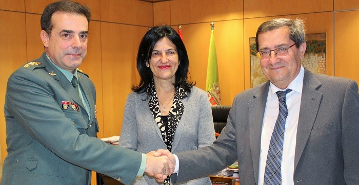 La Guardia Civil y Diputación firman un acuerdo para la realización de obras en acuartelamientos de la provincia.jpg