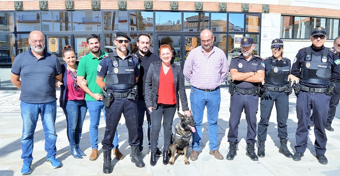 Linda, una perra pastor alemán, nueva agente de la Policía Local de Salobreña.jpg