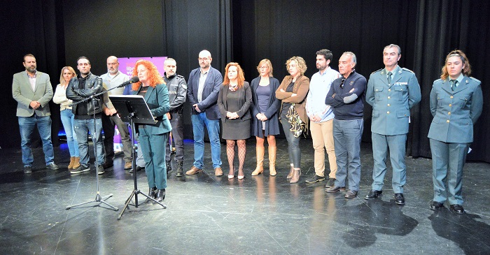 Salobreña recuerda a las 51 mujeres asesinadas este año en el Día Intl. contra la Violencia de Género.jpg