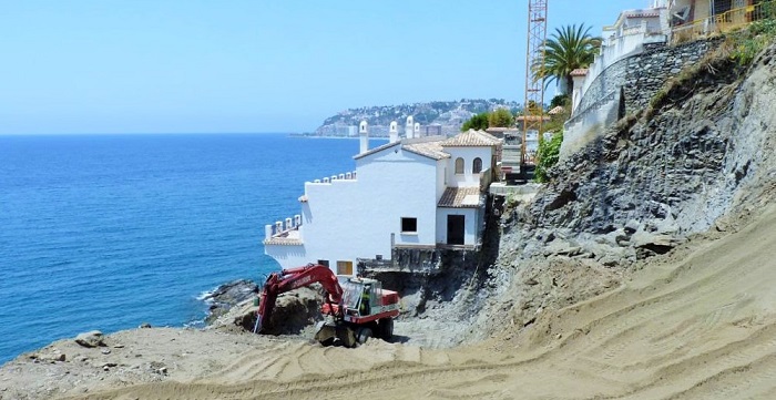 Adelante Almuñécar critica la pasividad del Ayuntamiento respecto al derrumbe en Curumbico.jpg