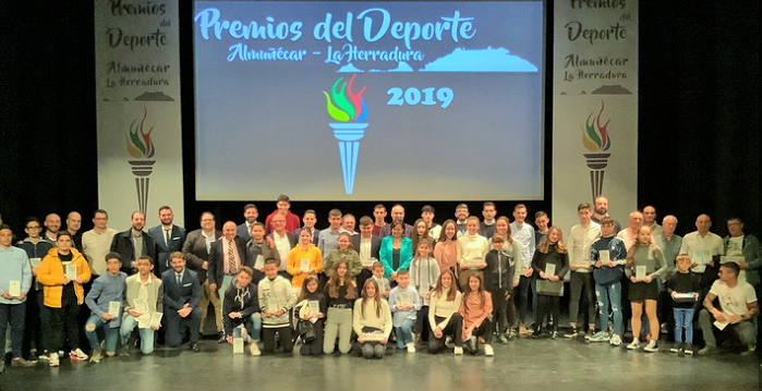 Almuñécar premió en una gala a los clubes y deportistas destacados de 2019.png