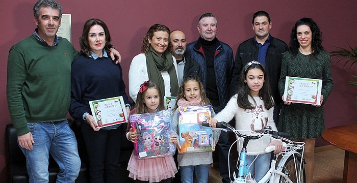 Con mucho color y carácter familiar felicitan la Navidad en Grupo La Caña.jpg