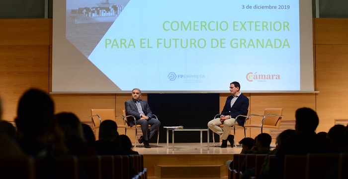 Cuatrocientos alumnos de FP se forman sobre el comercio exterior de Granada.jpg