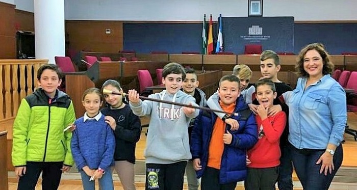 El pleno infantil de Motril expresa su compromiso con el medio ambiente.jpg