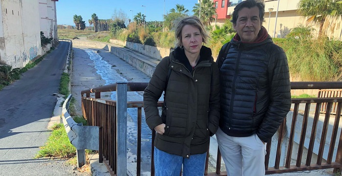 IU-Equo denuncia vertidos de aguas residuales en la playa de las Azucenas.jpg