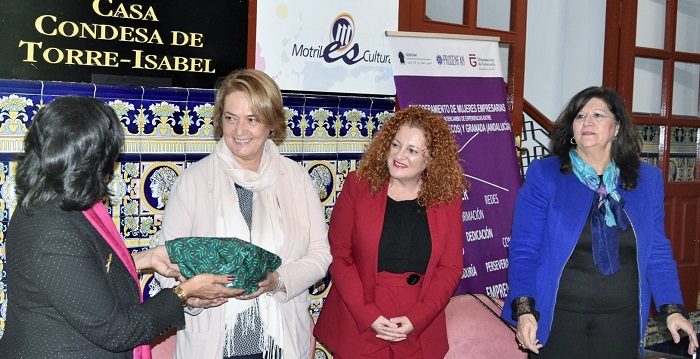 La alcaldesa anima a las empresarias de la Costa Tropical y Marruecos a formar un frente económico común.jpg