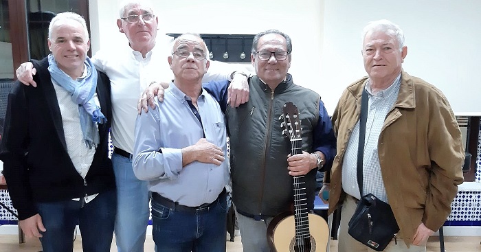 Más de 150 mayores de Salobreña disfrutan de una merienda de Navidad amenizada por la Peña Flamenca.jpg