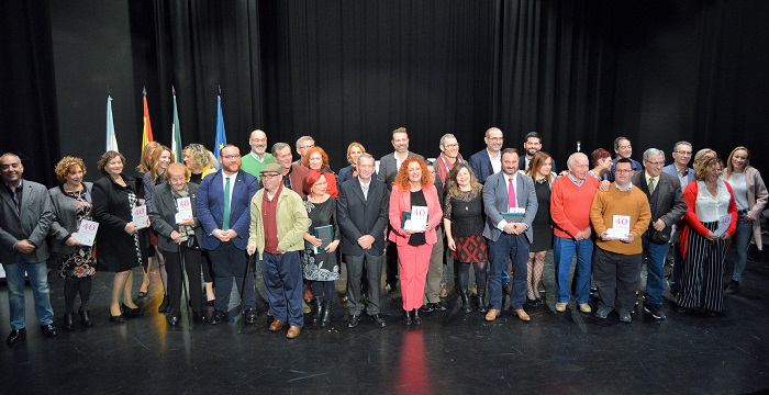 Salobreña conmemora el 40 aniversario de la creación de los ayuntamientos democráticos dando un homenaje a la primera corporación.jpg