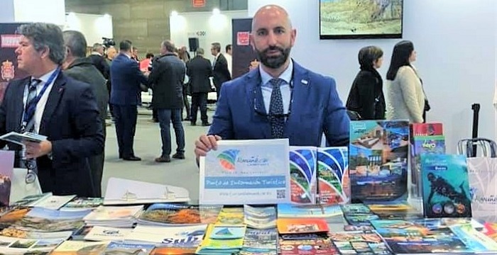 Daniel Barbero recibe en Fitur varios galardones que reconocen la apuesta por la calidad turística de Almuñécar