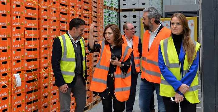 Economía destaca la rentabilidad de la empresa Enbox, que proyecta aplicar la robotización en sus instalaciones