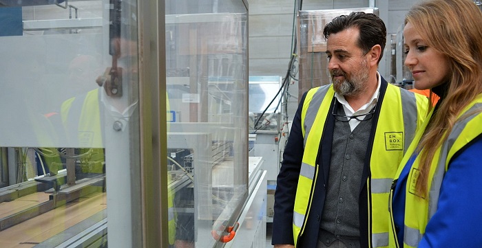 Economía destaca la rentabilidad de la empresa Enbox, que proyecta aplicar la robotización en sus instalaciones