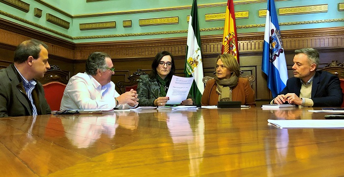 El Ayuntamiento de Motril plantea a la Junta de Andalucía sus “deberes” con el sector agrícola de la Comarca.jpg