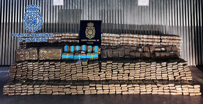 La Policía Nacional desmantela una red de transporte de hachís en vehículos de gran tonelaje y detiene a 18 personas.jpg