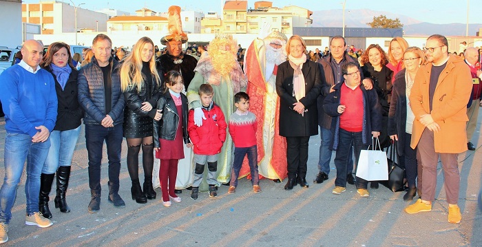 Motril brinda su bienvenida más cariñosa a los Reyes Magos.jpg
