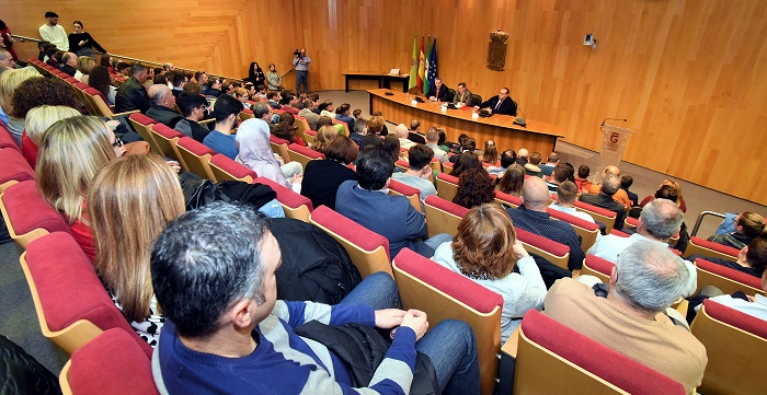 Diputación entrega 154 becas a jóvenes deportistas de alto nivel de la provincia