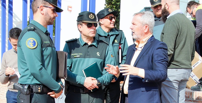 El jefe de la Comandancia de la Guardia Civil visita el Puerto y conoce la zona donde se construirá el nuevo cuartel