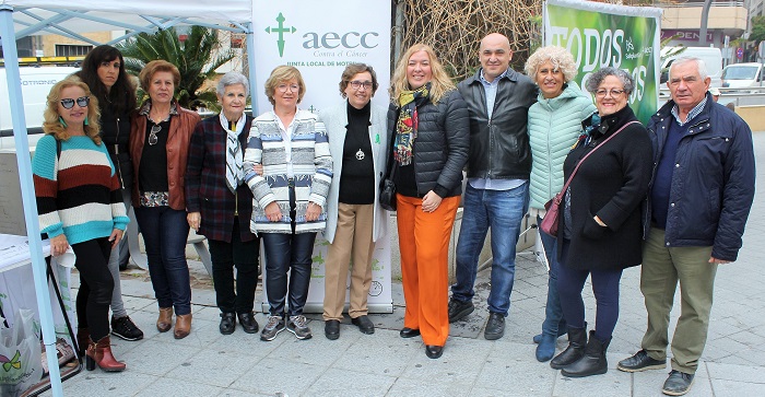 El PSOE de Motril muestra su apoyo a la delegación de la AECC en el Día Mundial Contra el Cáncer