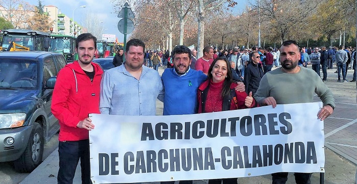 El PSOE de Motril y de Carchuna y Calahonda asisten a la gran tractorada y manifestación de Granada
