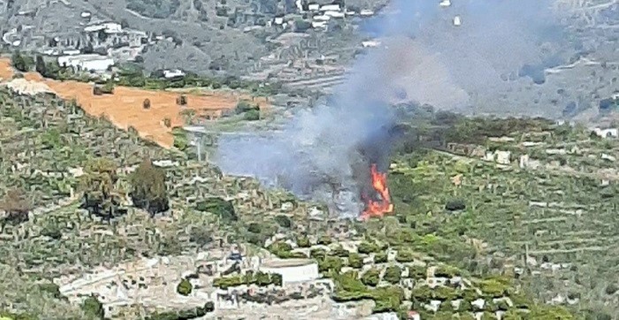 Incendio junto a la Cuesta Cordobilla en Almuñécar