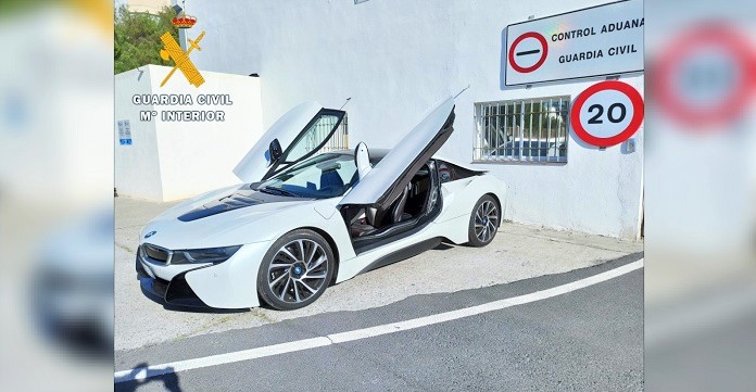 La Guardia Civil descubre en el puerto de Motril un coche robado que iba a ser embarcado hacia Marruecos