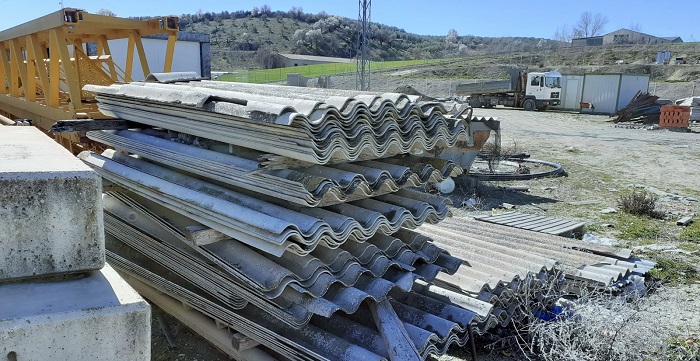 La Unidad de Policía Adscrita detecta una acumulación de planchas de uralita en varios municipios de Granada