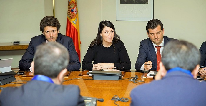 Macarena Olona se reúne con las asociaciones de agricultores