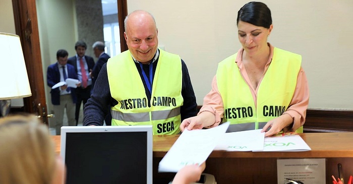 Olona pide impulsar el proyecto de conducciones de Béznar-Rules para salvar la agricultura de la Costa