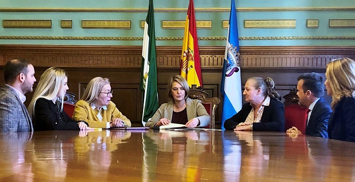 El Ayto. de Motril renueva el convenio de cesión de vehículos para la formación de los estudiantes de automoción