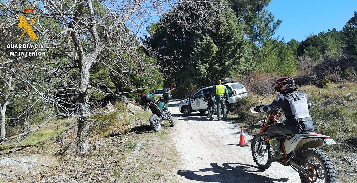 El Seprona y Agentes de Medio Ambiente vigilan el acceso de motos todoterreno a los montes públicos
