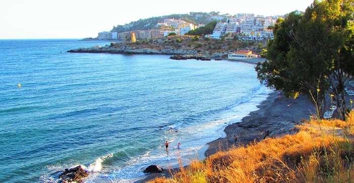 Playa del Pozuelo en Almuñécar