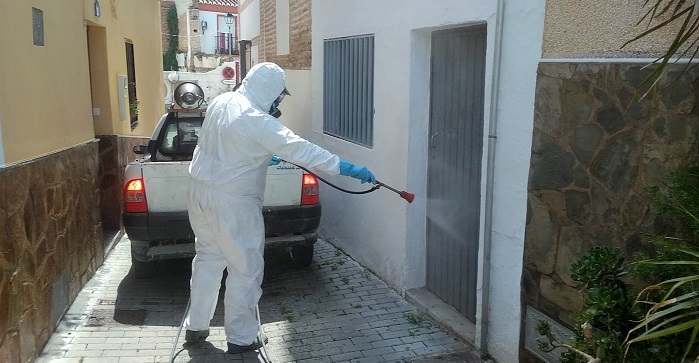 El Ayto. de Salobreña desinfecta las calles por cuarta vez y continuará con las labores en los próximos días