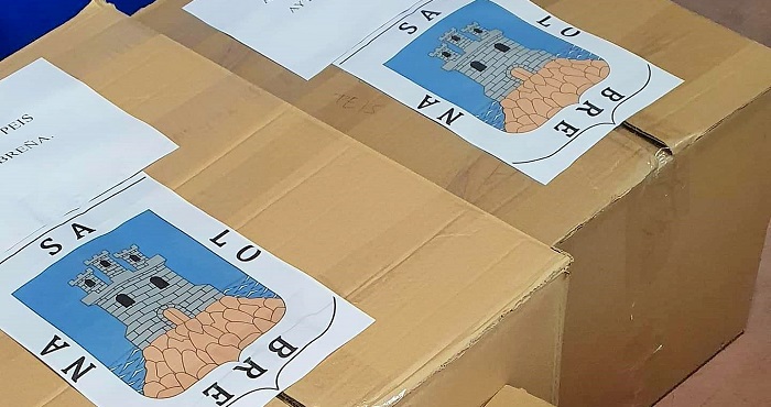 El Ayto. de Salobreña entrega 430 batas sanitarias al Hospital de Motril