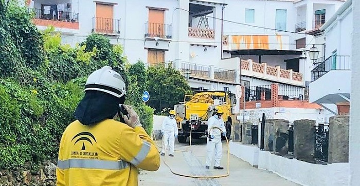 El Operativo Infoca lleva a cabo cerca de 130 intervenciones de desinfección en la provincia de Granada