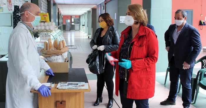 Entrega mascarillas mercado Motril