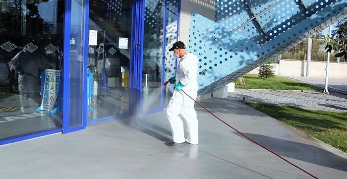 Continúan las labores de desinfección en el Puerto de Motril