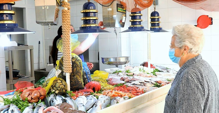 Diputación lanza una campaña para promover el consumo de productos del mar de la Costa Tropical