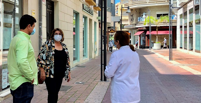 El Ayto. de Motril retira los maceteros del centro comercial abierto a la espera de entrar en la fase 1 de desescalada