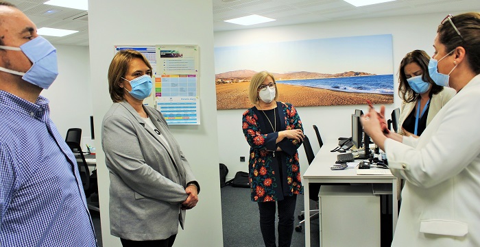 El gobierno local respalda la iniciativa solidaria de CaixaBank a favor del Banco de Alimentos