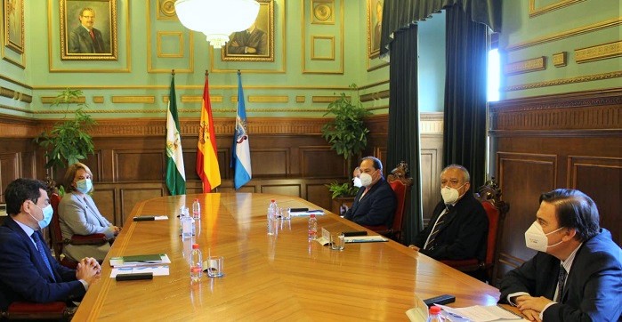 Juanma Moreno en el Ayuntamiento de Motril