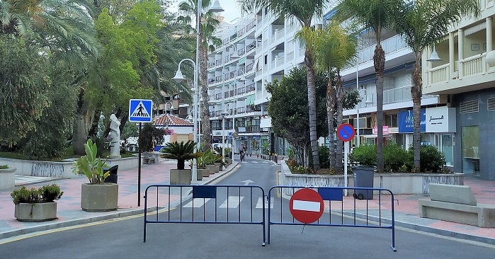 Paseo de Prieto Moreno de Almuñécar cerrado al tráfico