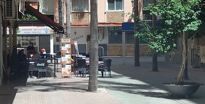 Terraza en la calle Bilbao de Almuñécar